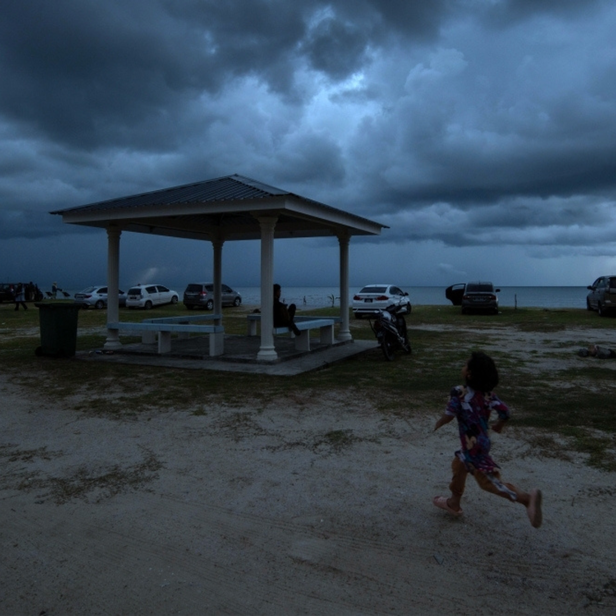 Severe thunderstorms expected to hit Kelantan, Terengganu, Pahang and seven other states.