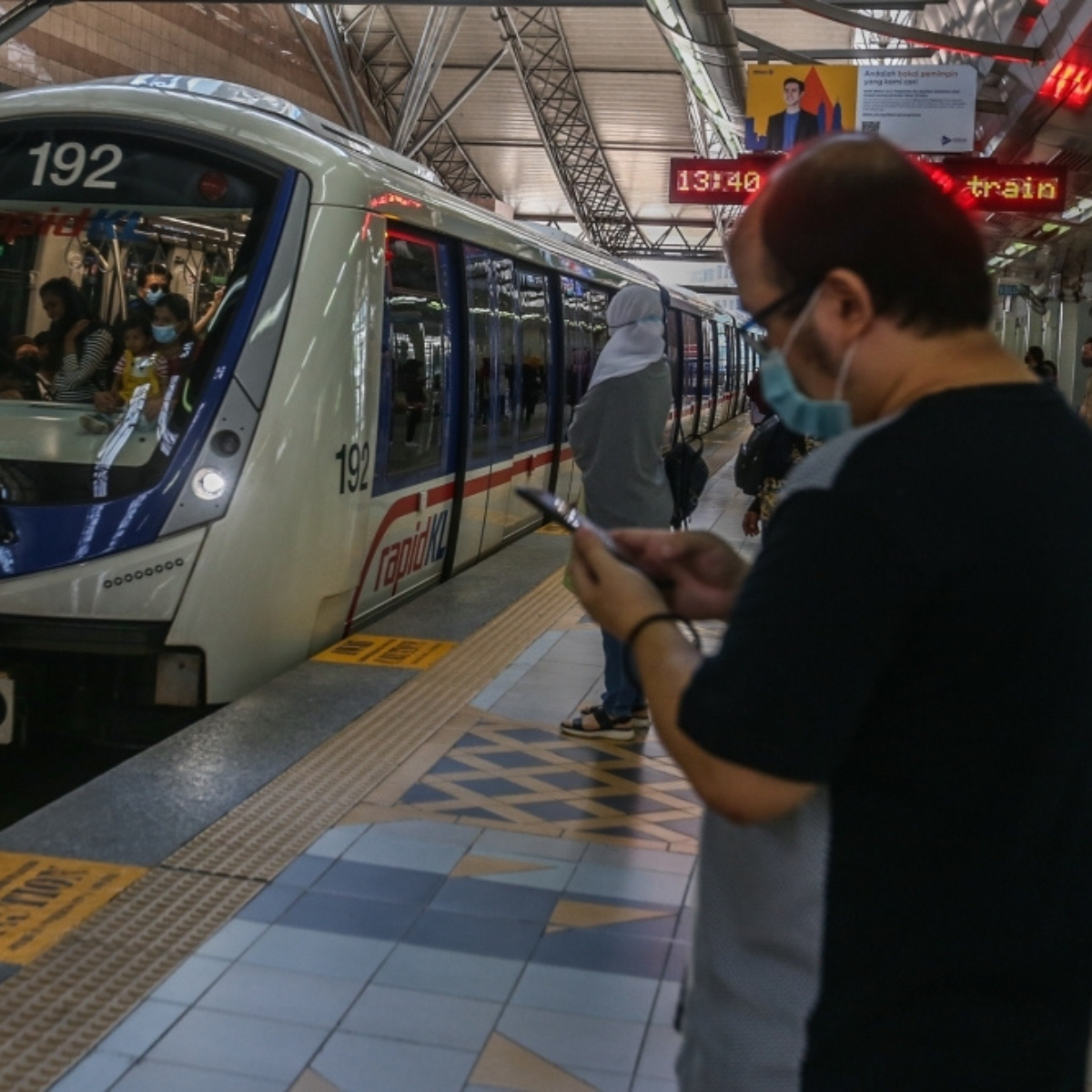 The LRT3 line is on track for a December 31 launch, subject to final safety tests, the transport minister said.