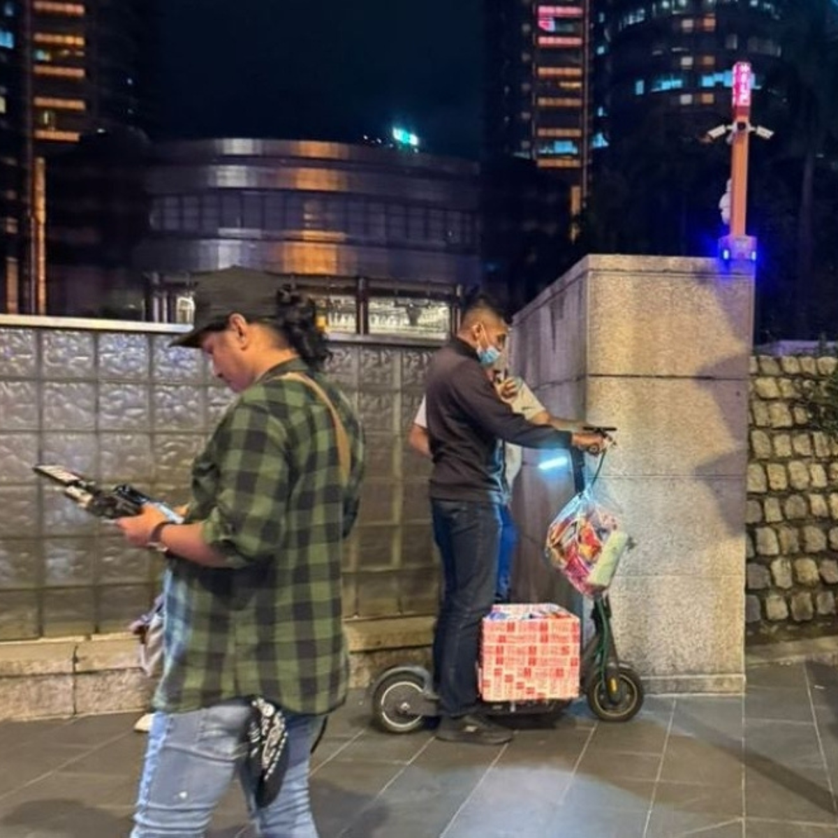 DBKL moves to clamp down on unlicensed street vendors crowding key tourist areas