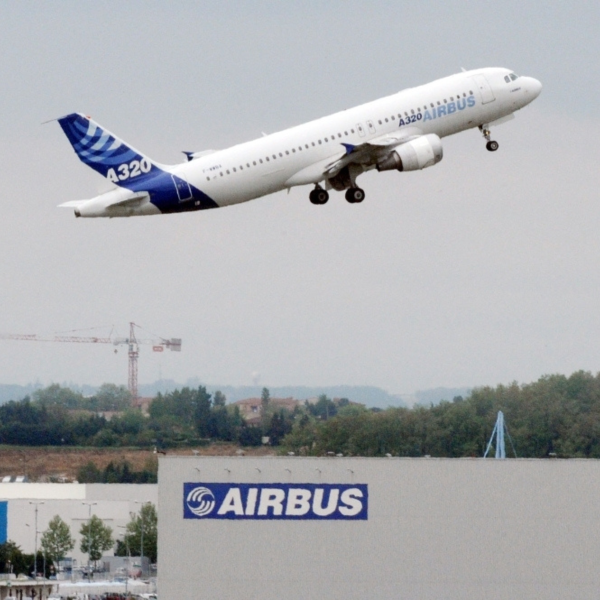 Airbus to inspect up to 628 A320 aircraft over concerns with metal plate quality.