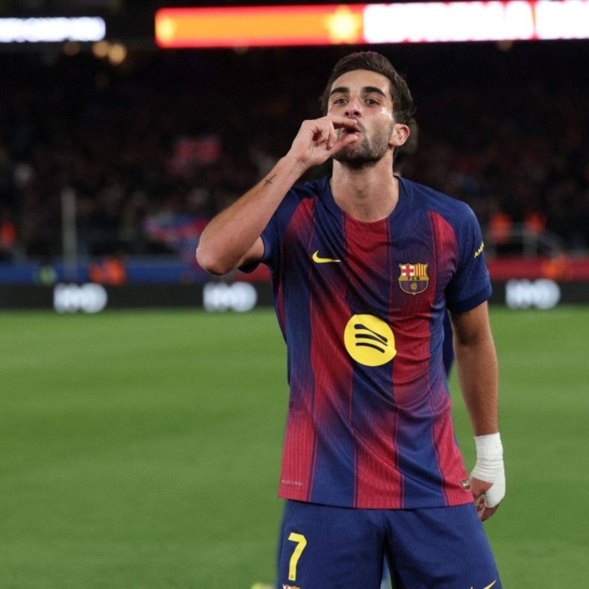 Barcelona mount dramatic comeback to defeat Atletico, widen La Liga lead..