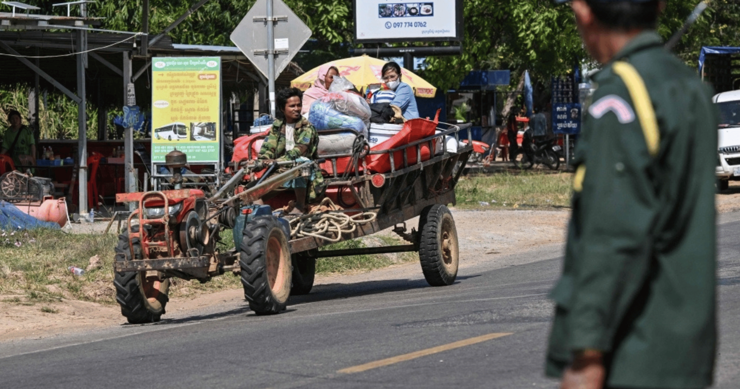 Border Clashes Between Thailand and Cambodia Intensify, Leaving 10 Dead and 140,000 Displaced
