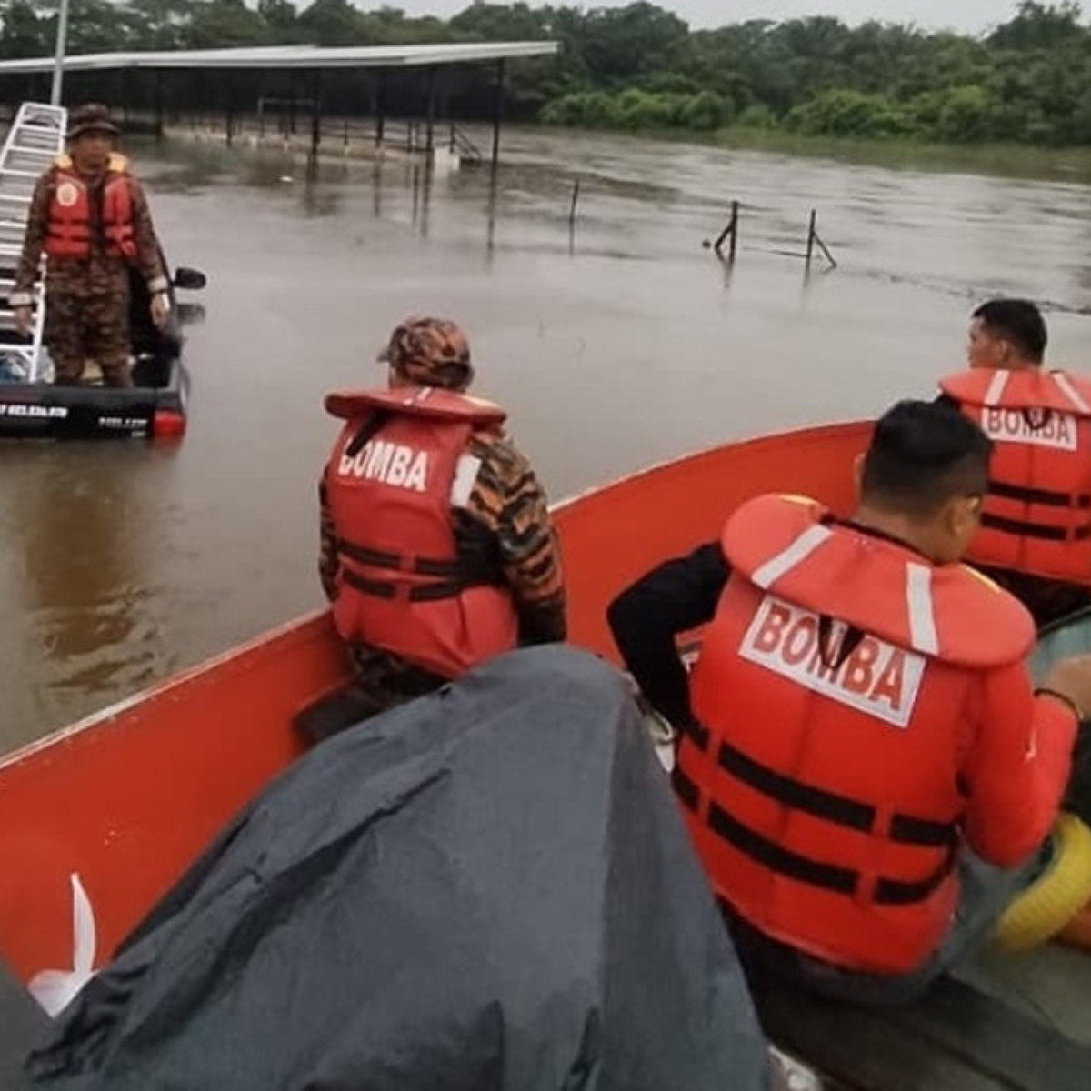 Fire and Rescue Department carries out 898 flood rescue operations nationwide since Nov 13