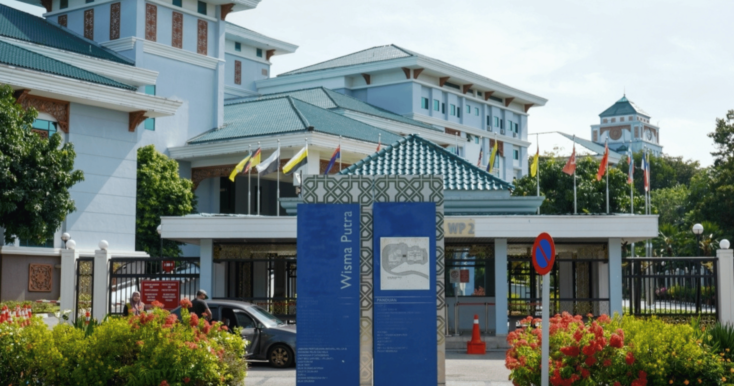 Foreign Ministry confirms a Malaysian actress has been missing in Jeddah since Jan 15, with the consulate working closely with local authorities to locate her.