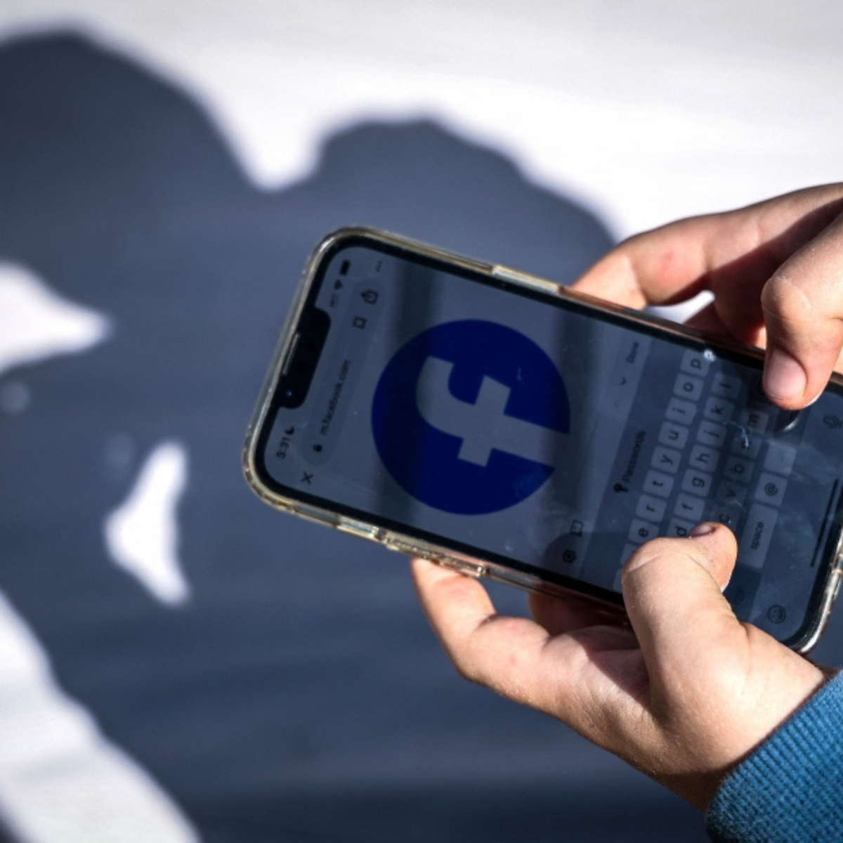 Gabon blocks access to Facebook and TikTok, shutting down social media.