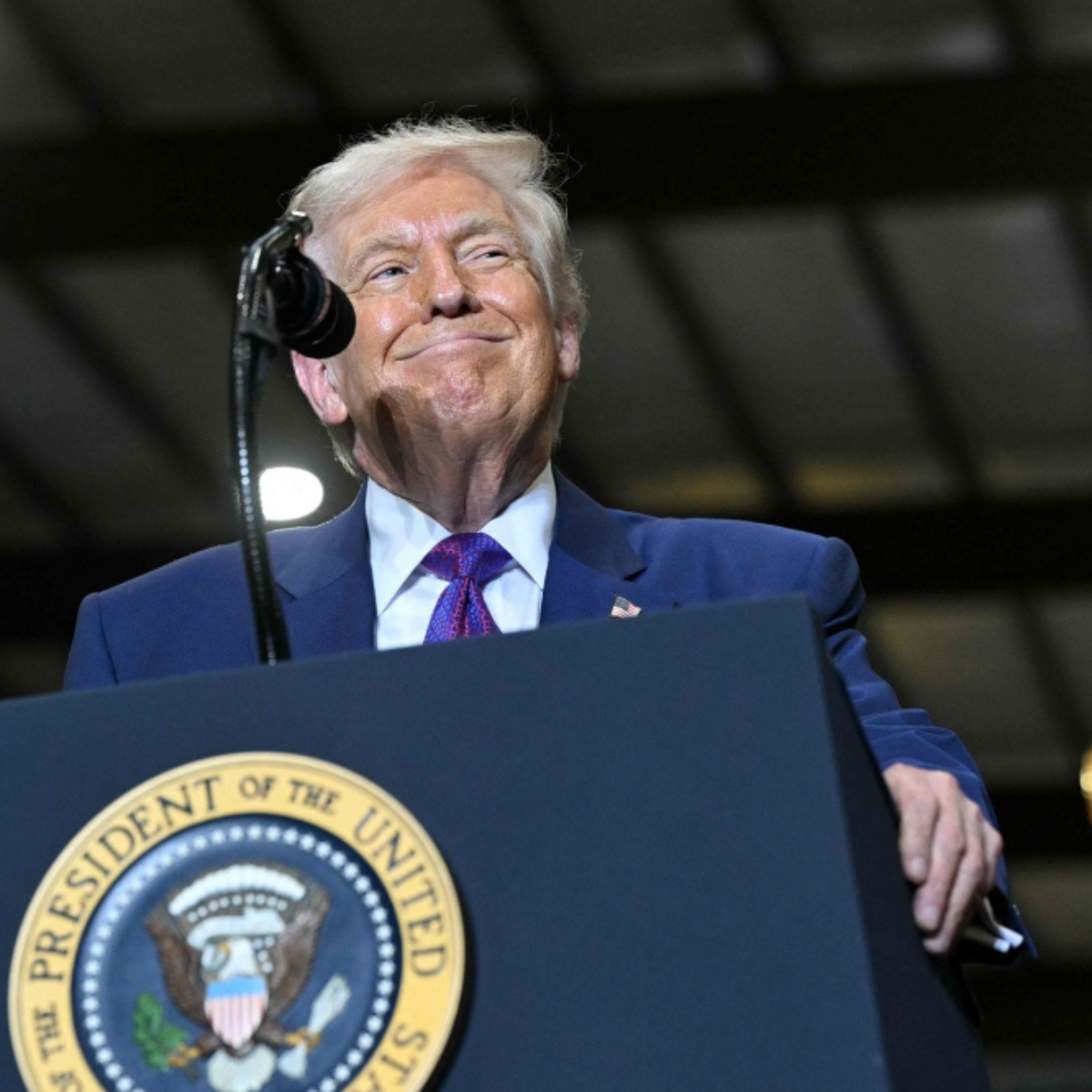 Donald Trump directs federal agencies to locate and declassify files related to UFOs and extraterrestrials.