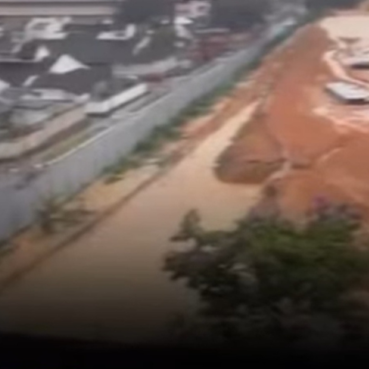 Ministry: Immediate repair works in progress following water overflow incident at TTDI’s Jalan Abang Haji Openg.