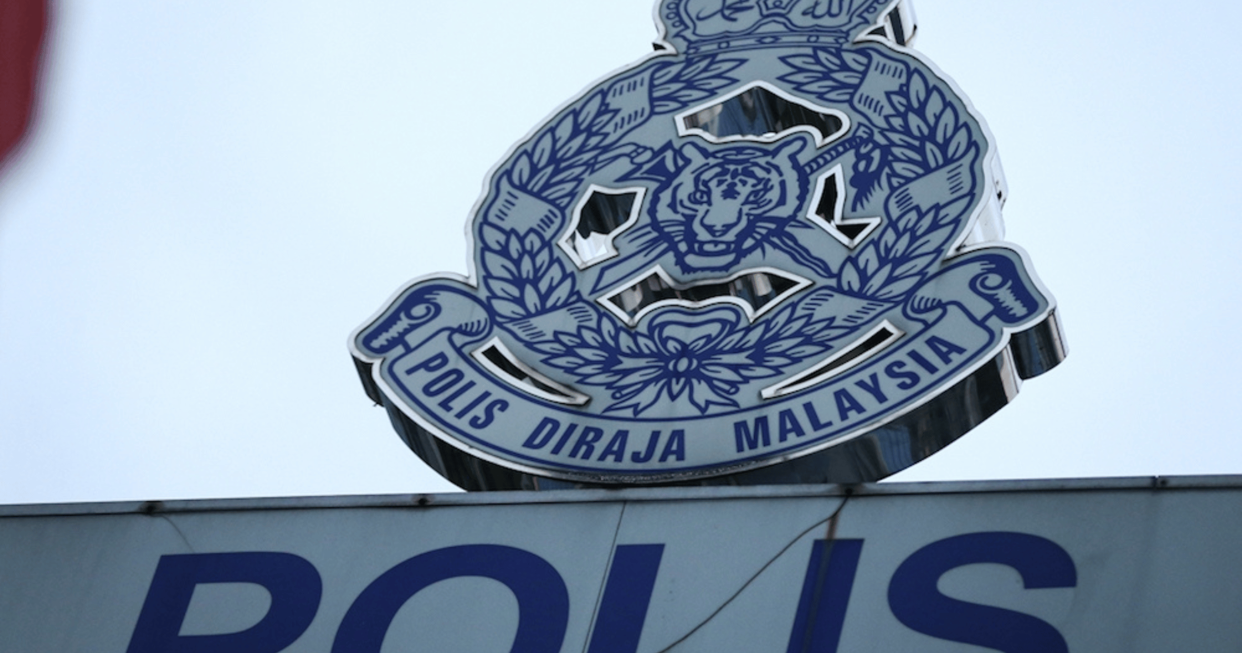 Kemaman police detain neighbour after 10-year-old boy injured in air rifle pellet shooting, weapons seized.