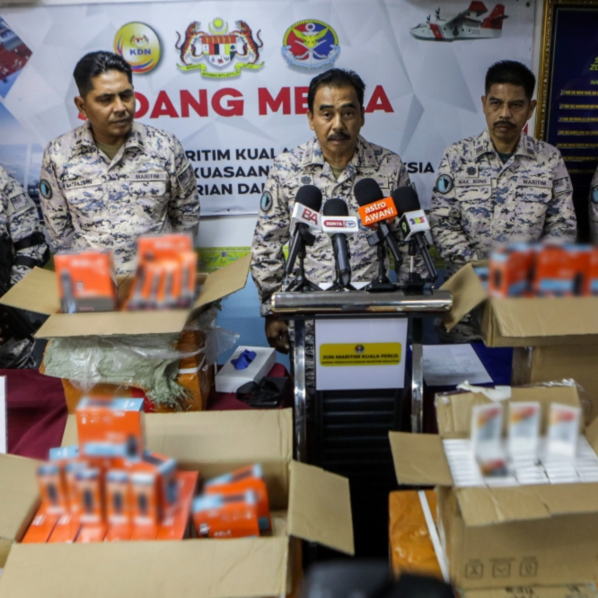 Malaysian Maritime Enforcement Agency busts RM500,000 vape smuggling attempt in Kedah.