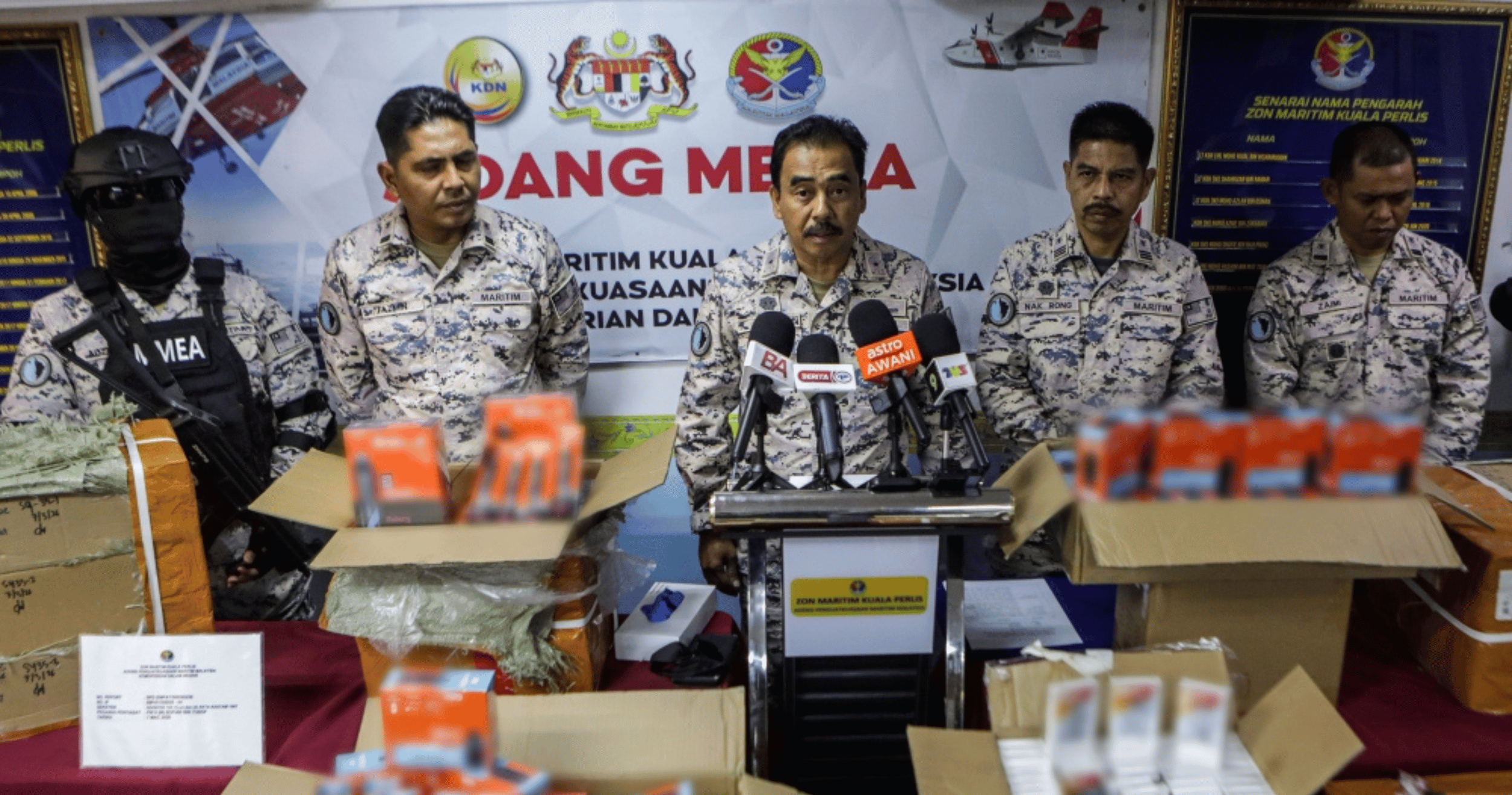Malaysian Maritime Enforcement Agency busts RM500,000 vape smuggling attempt in Kedah.