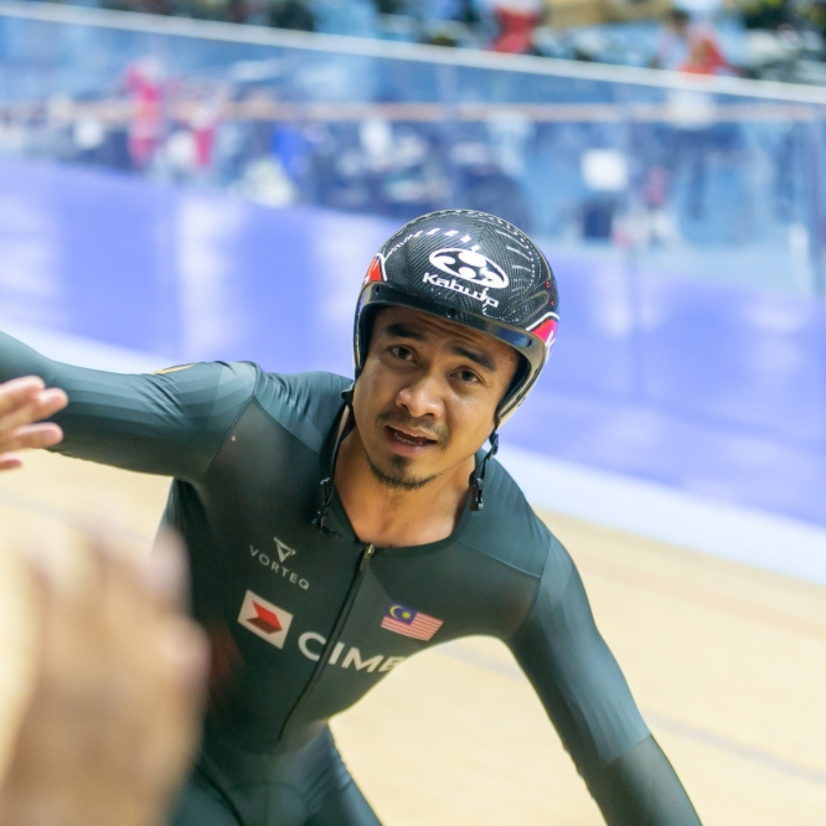 Azizulhasni Awang clinches his second medal at the World Cup, taking bronze in the men’s individual sprint.