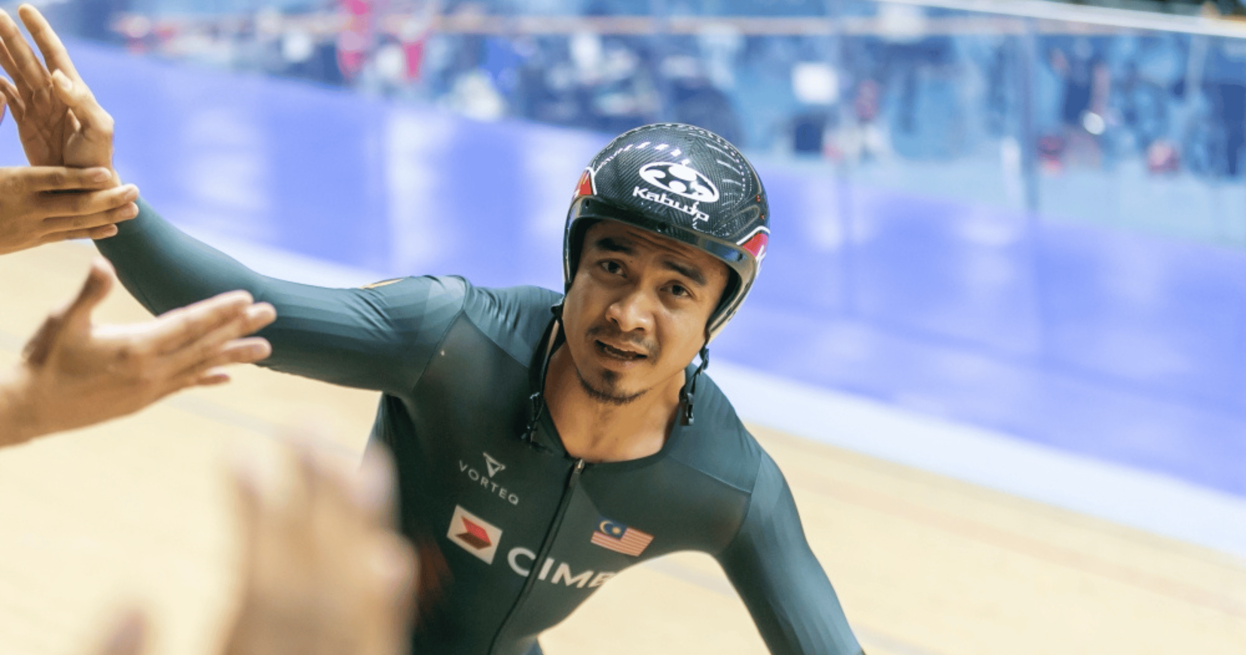 Azizulhasni Awang clinches his second medal at the World Cup, taking bronze in the men’s individual sprint.