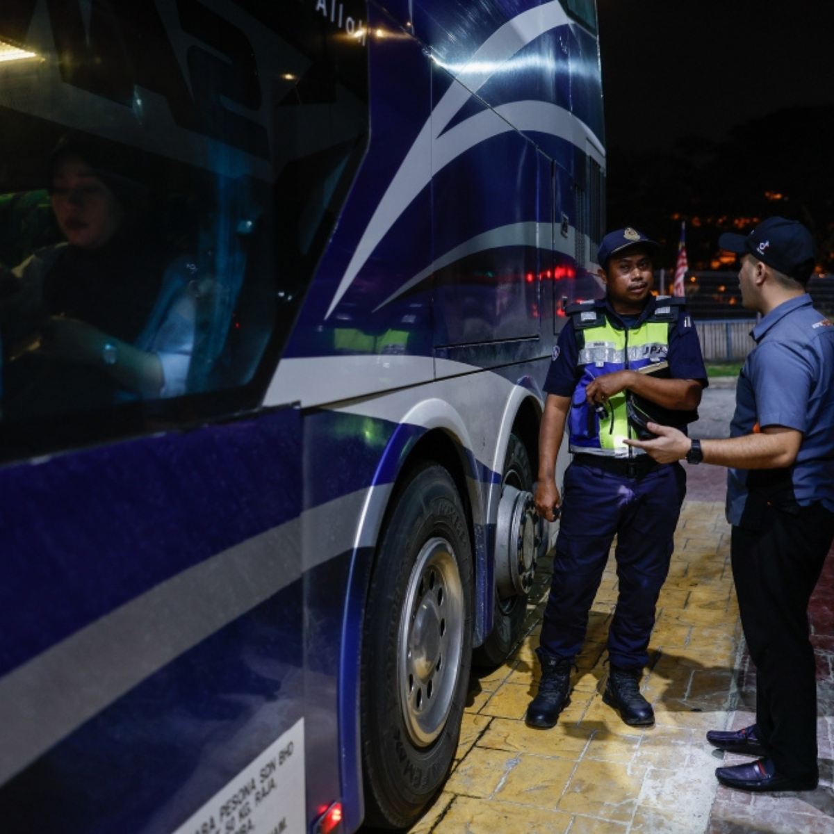 Surprise! The person sitting next to you on the Raya bus could be a JPJ undercover officer.