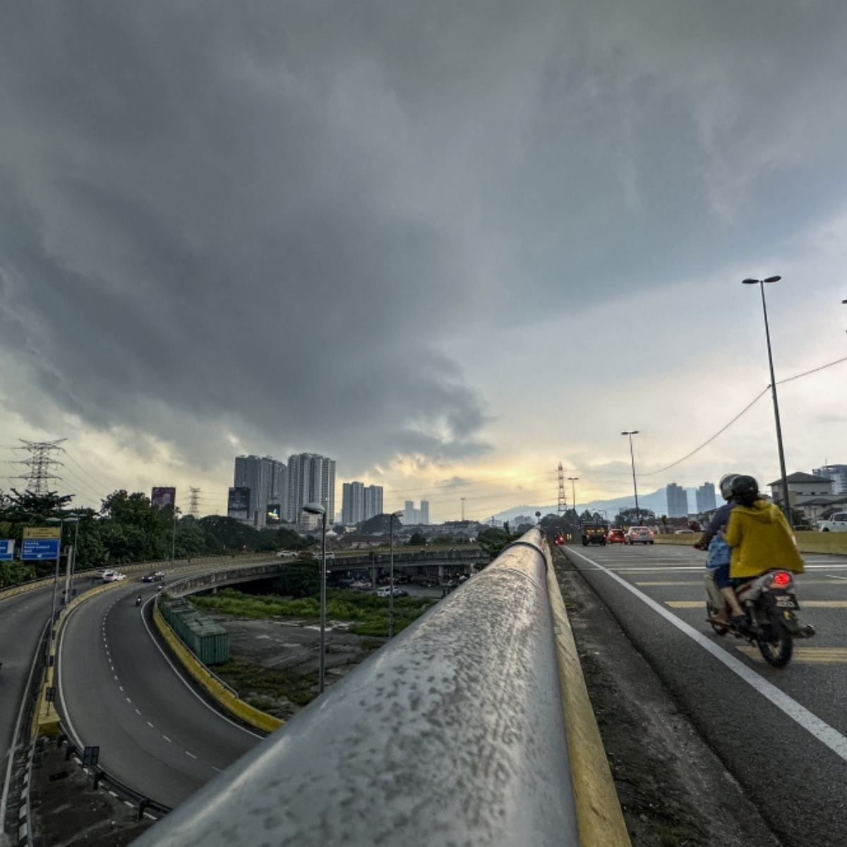 Thunderstorms and heavy rain forecast for six states until 7pm today, says MetMalaysia