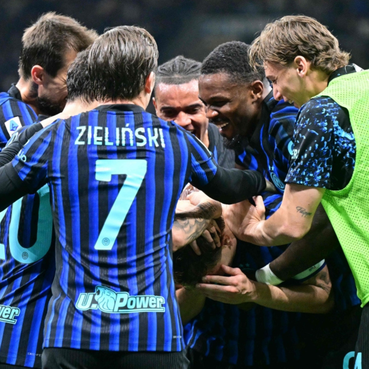 Inter Milan rout Roma 5-2, extending Serie A lead to nine points