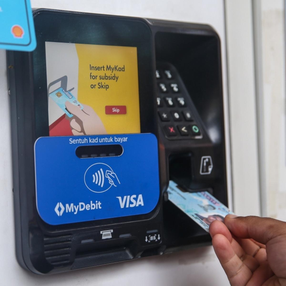 Malaysia to prohibit foreign debit and credit cards from being used for RON95 fuel purchases in a move aimed at preventing subsidy abuse