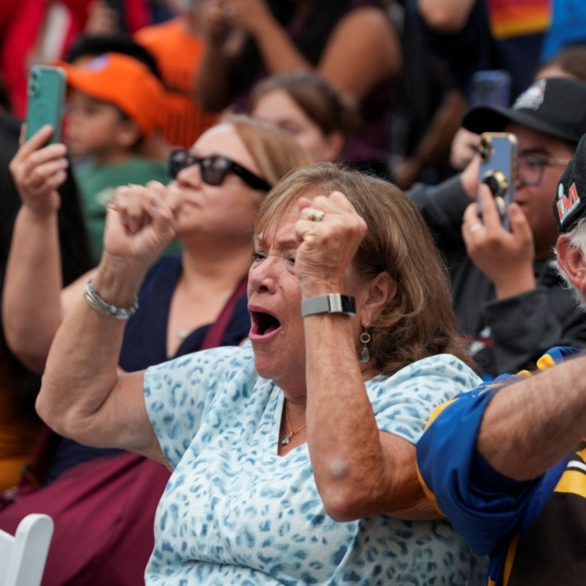 Donald Trump congratulated the returning Artemis astronauts, declaring that the “next step” is Mars.