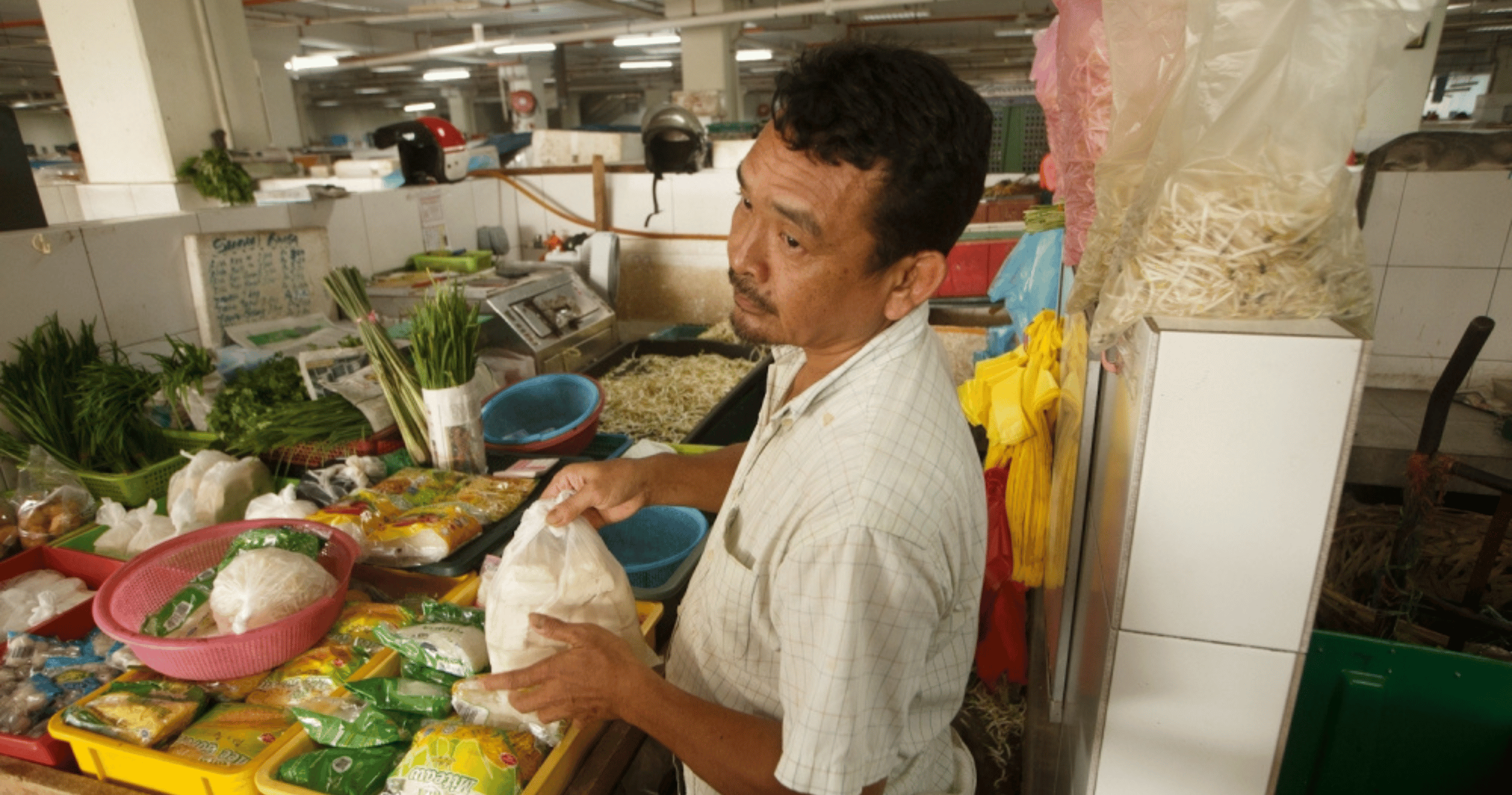 Inter Milan go nine points clear after a dramatic 4-3 comeback victory over Como.