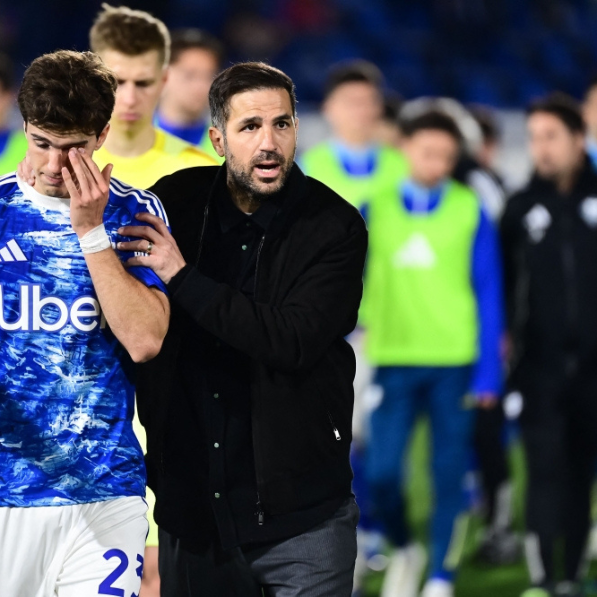 Inter Milan go nine points clear after a dramatic 4-3 comeback victory over Como.