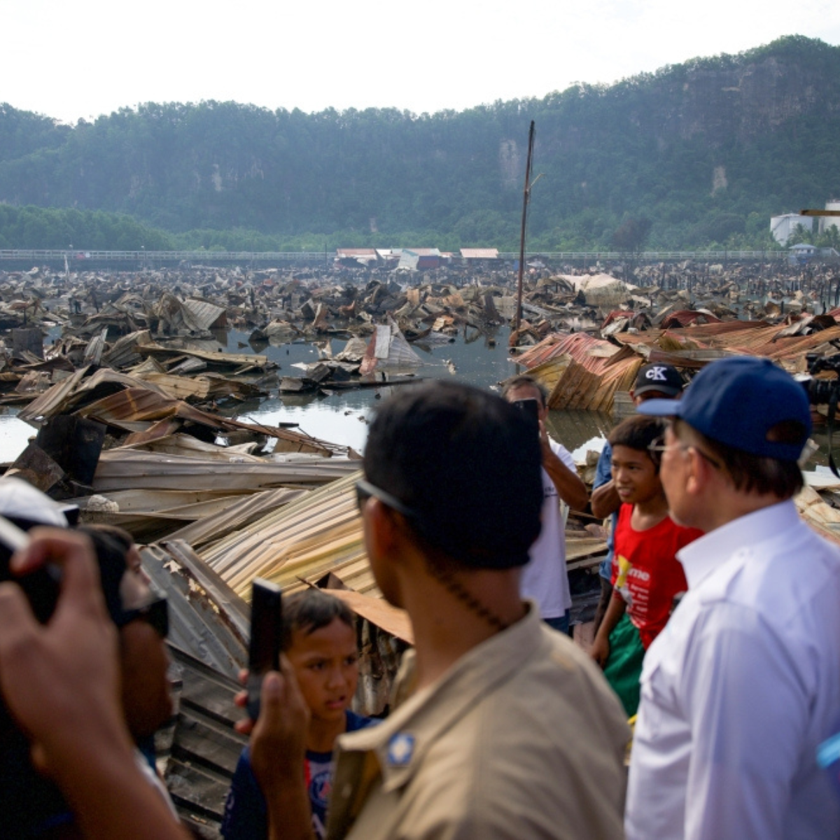 Anwar: No loophole allowing foreigners to obtain MyKad through fire aid, says during Sandakan inspection