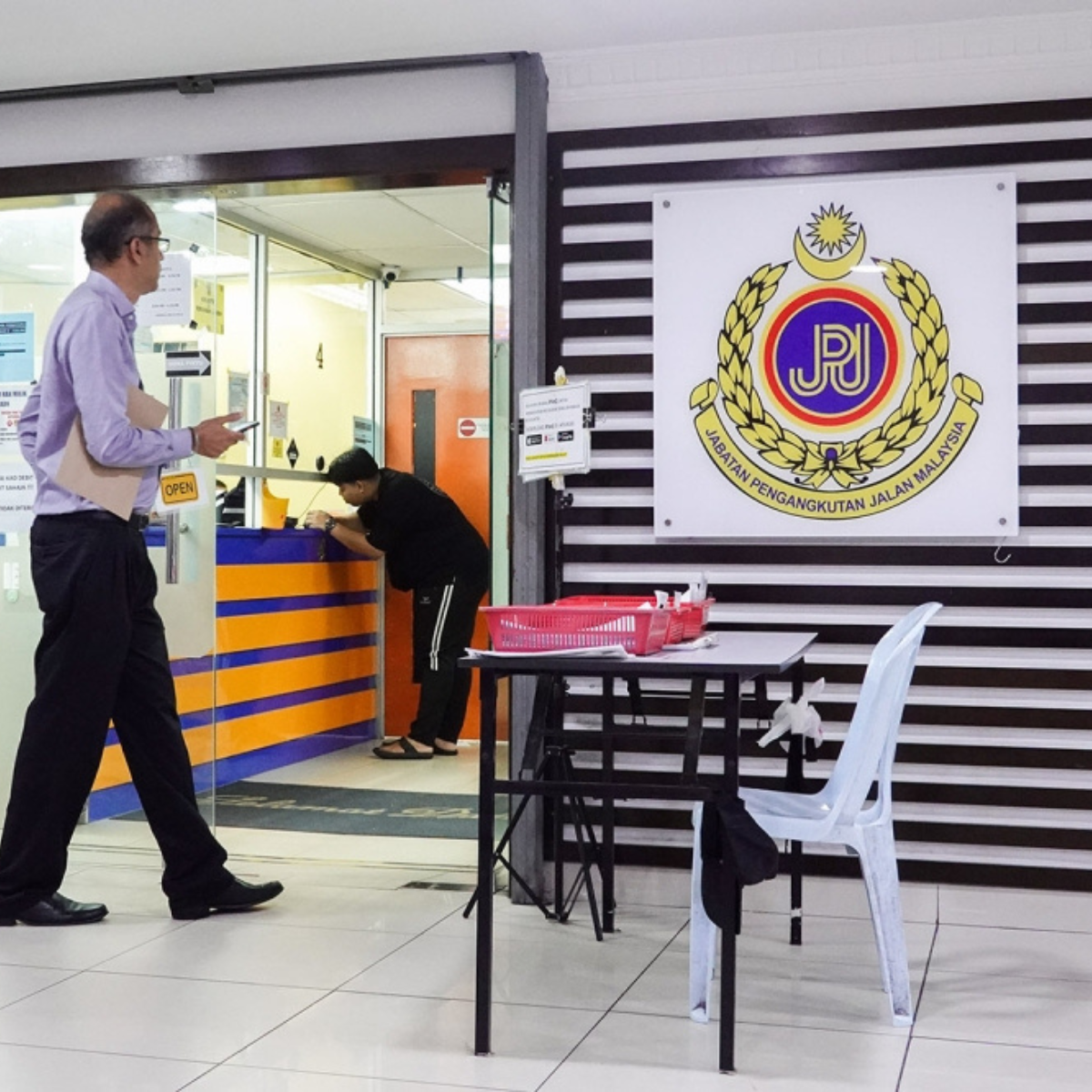 Road Transport Department Malaysia suspends nationwide online vehicle ownership transfer services effective today following complaints of fraudulent activities.