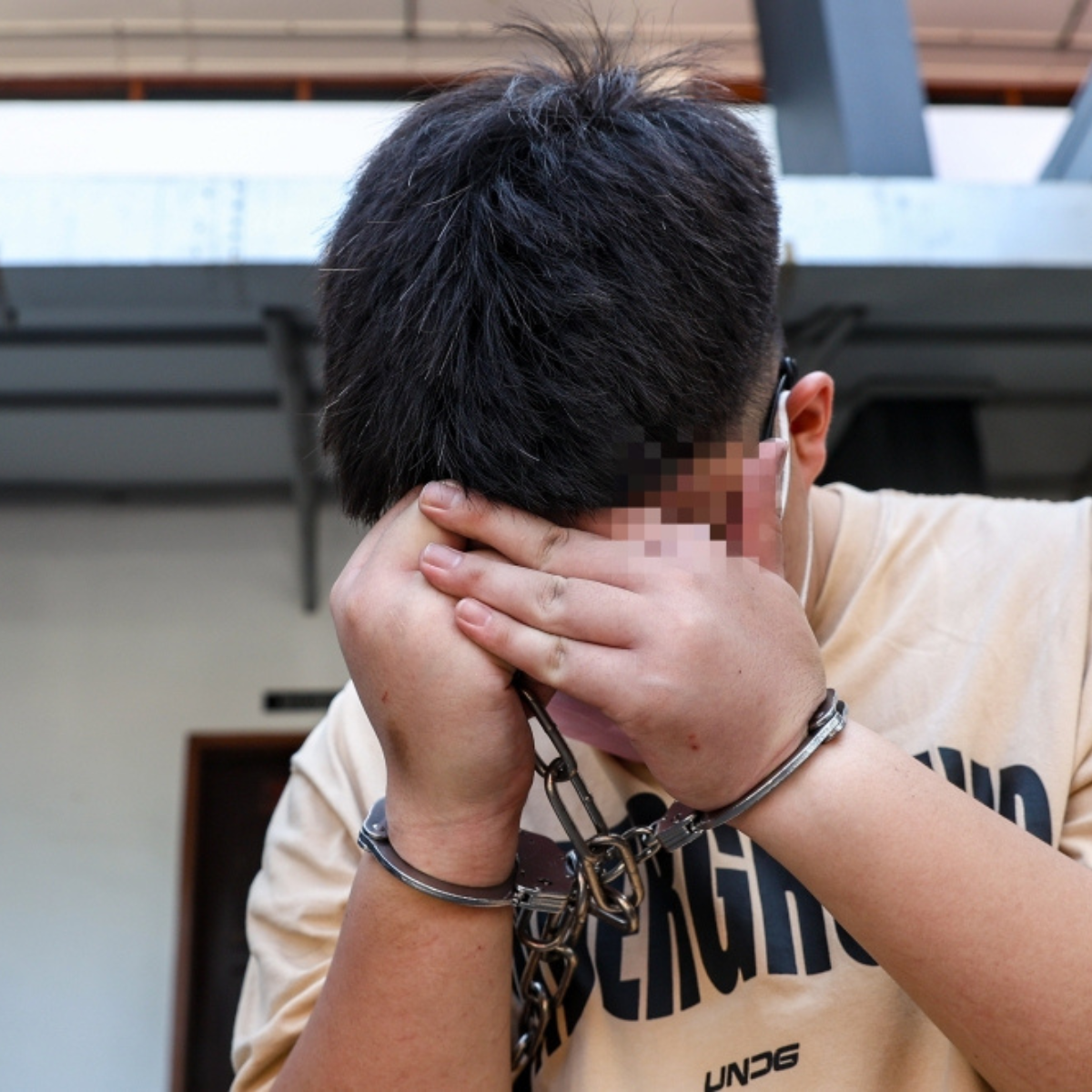 Police rearrest teenage Mercedes driver in murder probe following fatal Simpang Renggam crash.