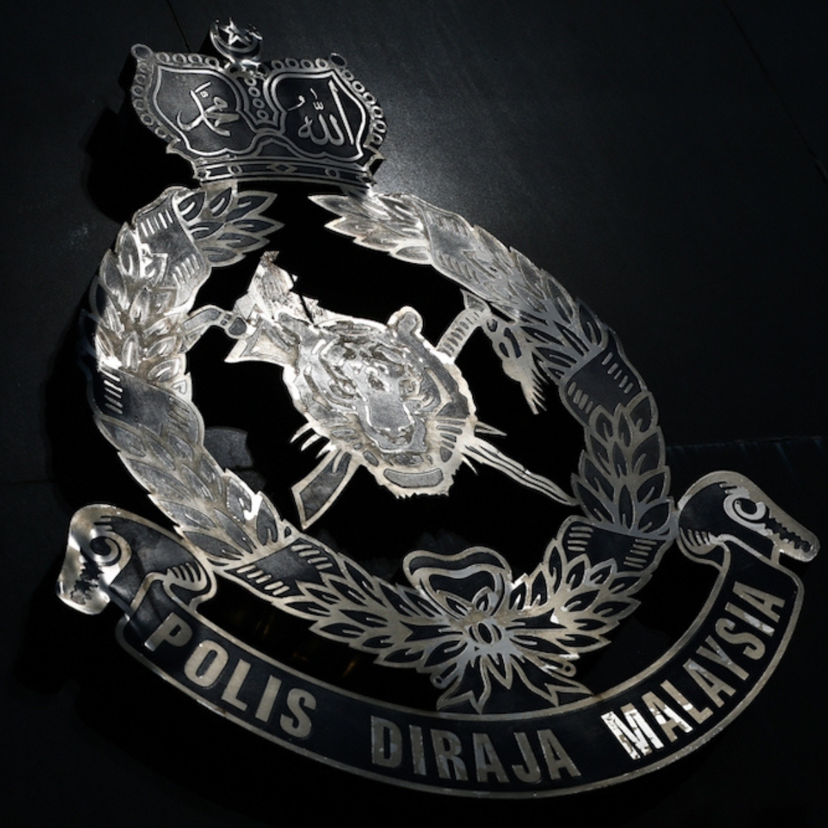 Police Hunt Road Bully After Alleged Helmet Attack Damages Car Windscreen in Ipoh
