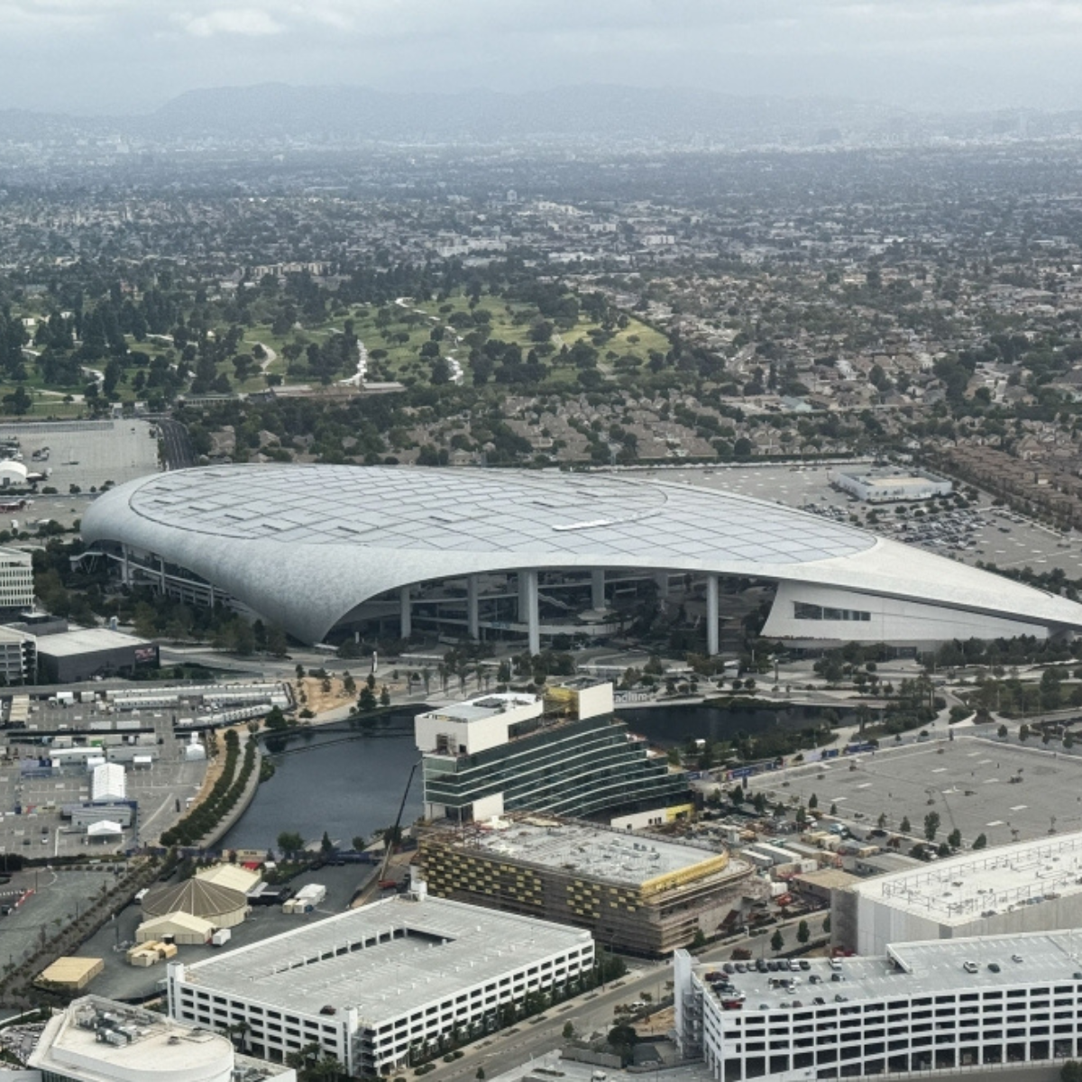 Los Angeles World Cup stadium workers threaten to strike just days before the tournament begins