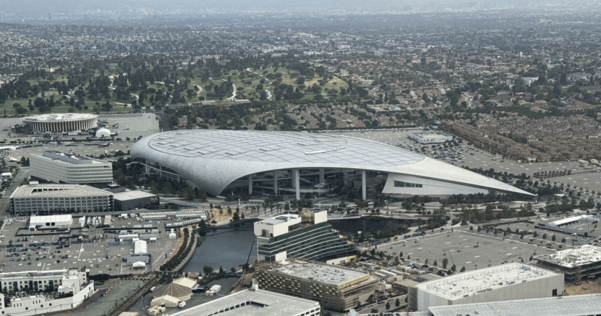 Los Angeles World Cup stadium workers threaten to strike just days before the tournament begins