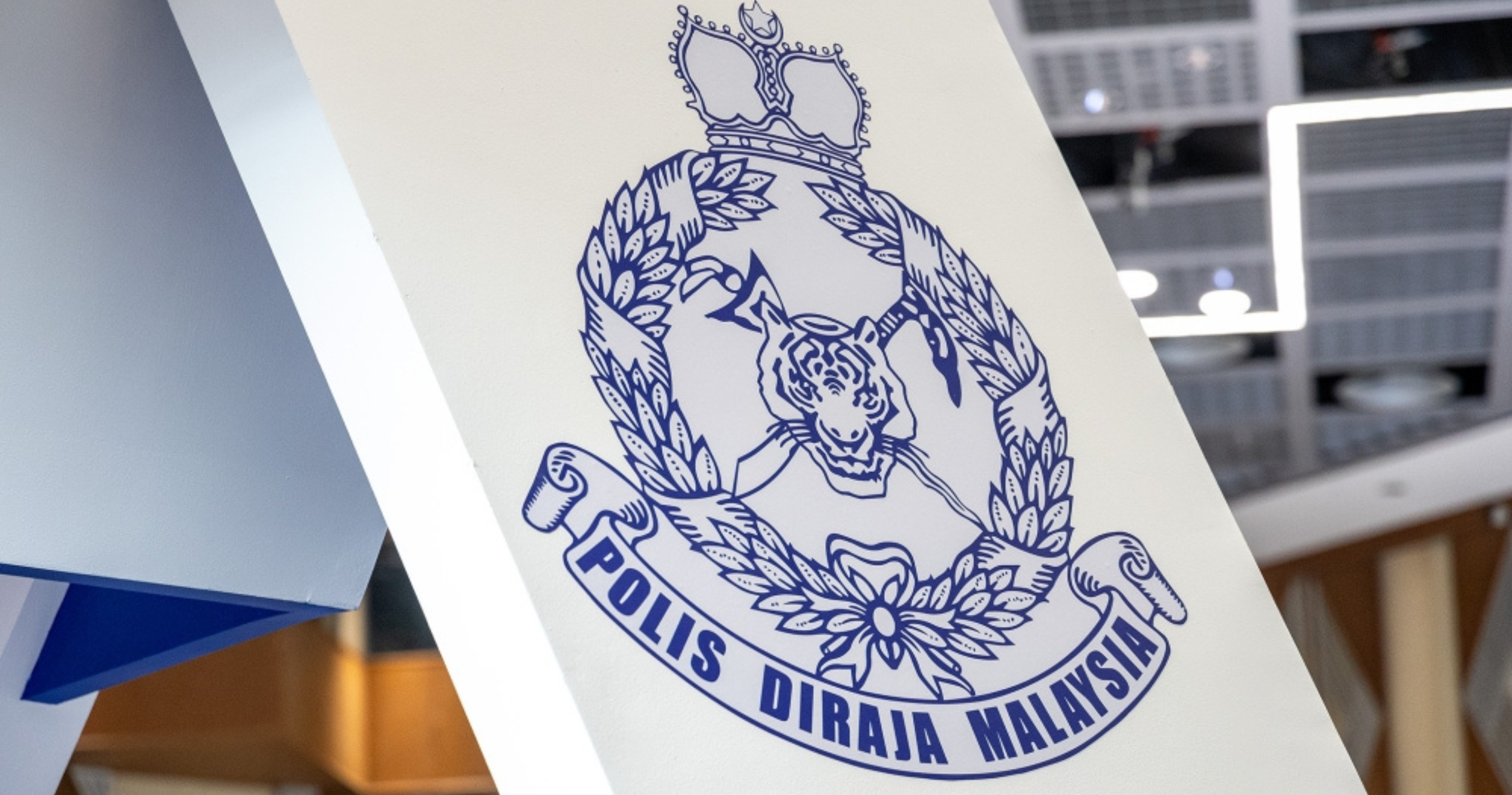 Police detain six 17-year-old students in connection with bullying incident involving a 14-year-old in Muar.