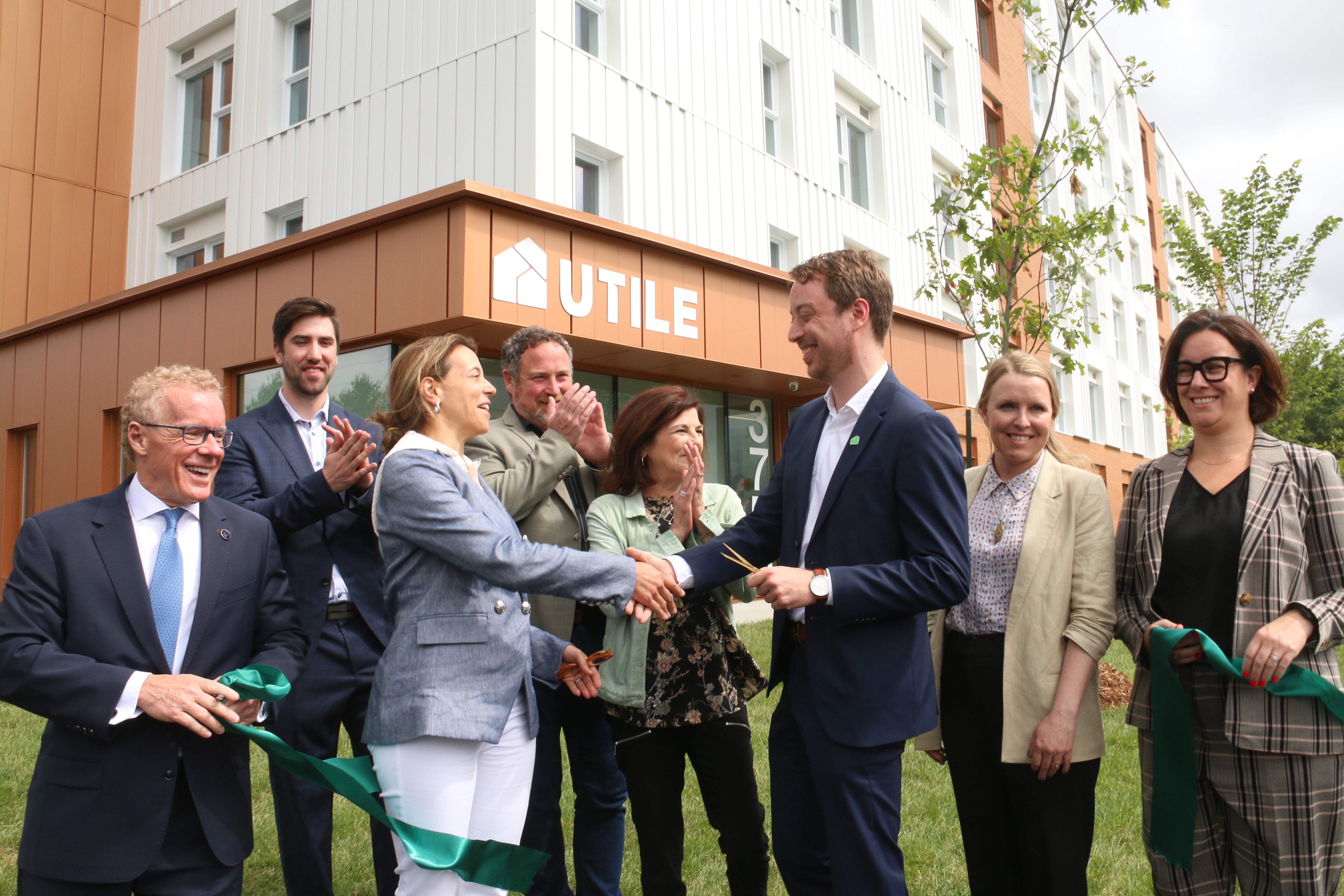 Inauguration de la Canopée : 179 appartements étudiants à Trois-Rivières réalisés par l’UTILE grâce à l’apport des gouvernements et de partenaires engagés