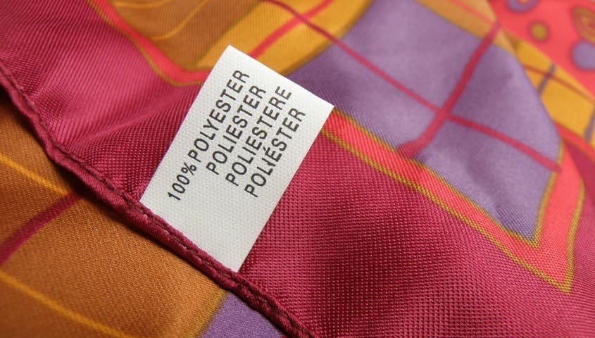 100% polyester fabric with its sewn-in label