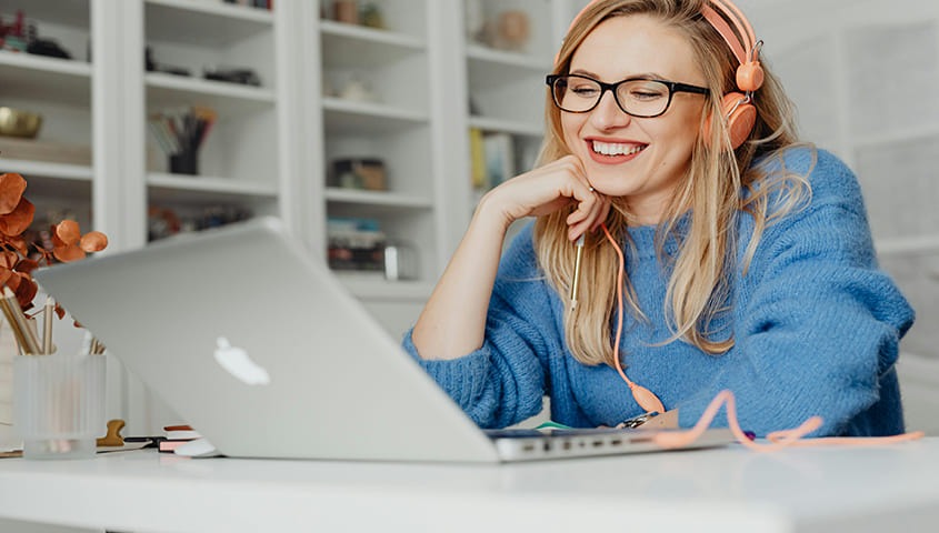 keep your audience engaged with make affiliate marketing