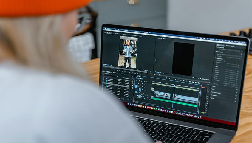 offer a video captioning for side hustles idea for women