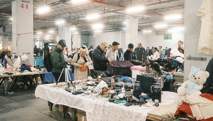 on second-hand market to sell products earn $1000 fast