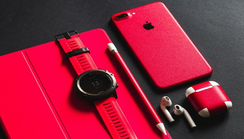 Phone accessories and cases as top trending products for Shopify stores