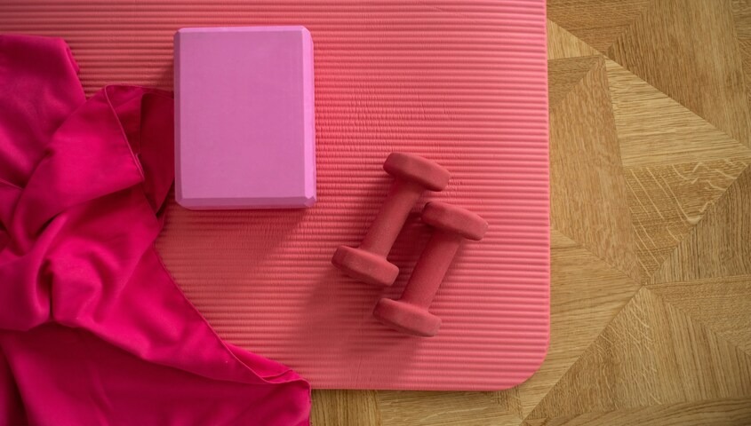 Yoga mat and fitness gear as one of the best products to sell on Shopify in 2026