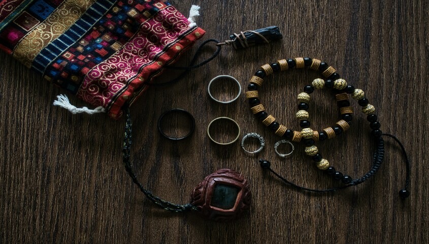 Jewelry and accessories among the best products to sell on Shopify in 2026