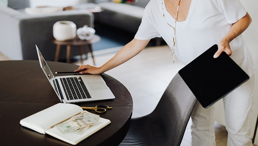 People through Shopify to earn money