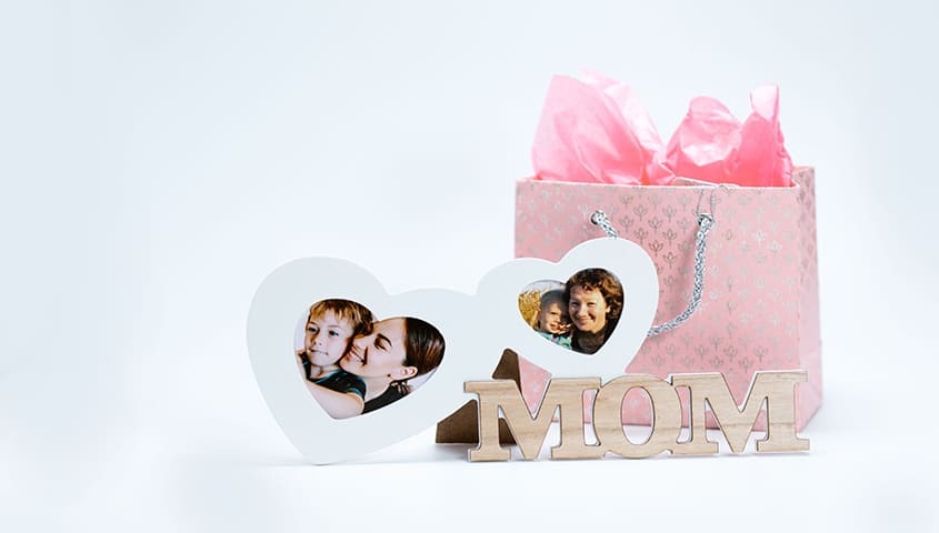 Make unique personalized gifts for mom