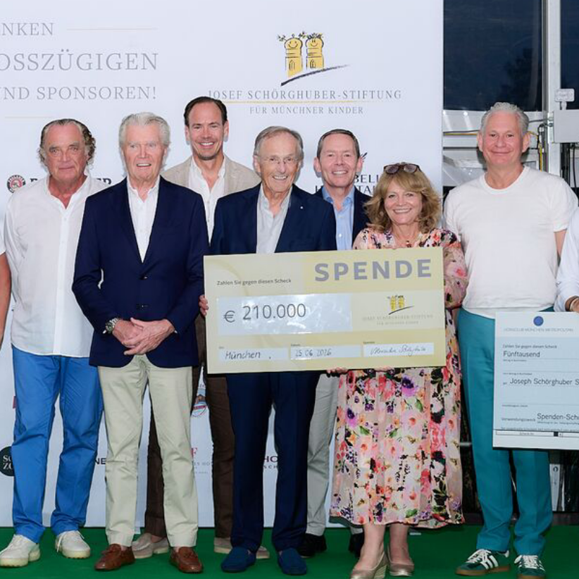 Golferin beim Abschlag