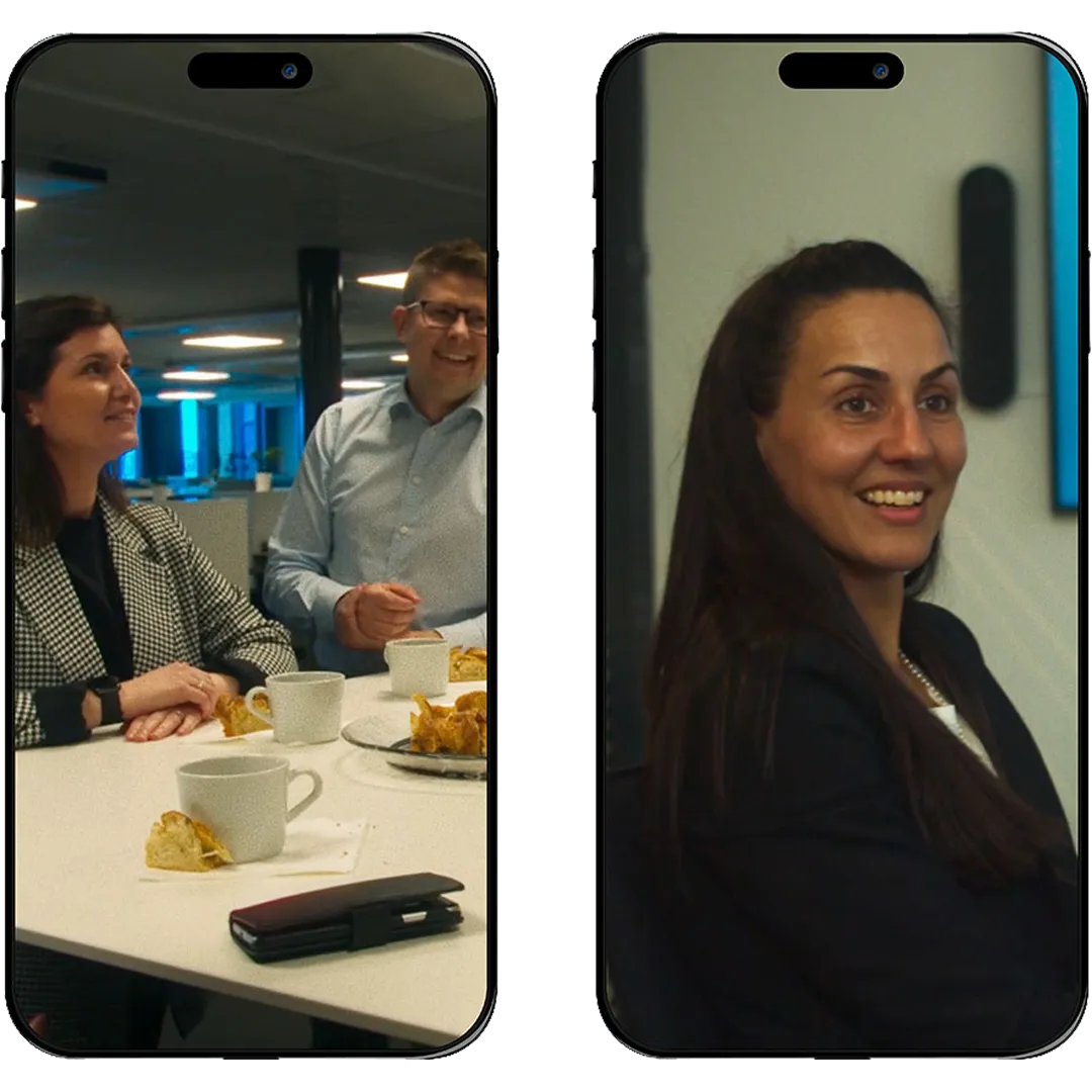 Två mobiltelefoner visar personer i möte; vänster telefon har en man och en kvinna vid ett bord med kaffe och snacks, höger telefon visar en leende kvinna.