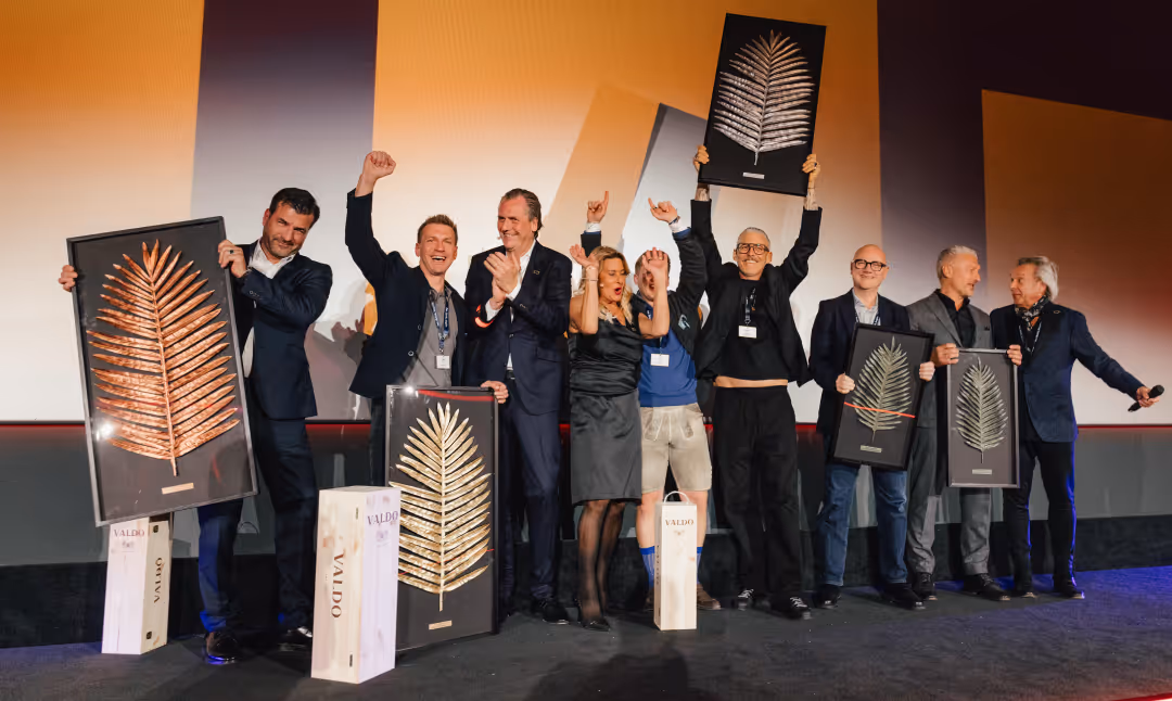 Gruppenfoto von Tasteful Hospitality bei der Auszeichnung mit dem Leaders Club Award für die Kneipe 80