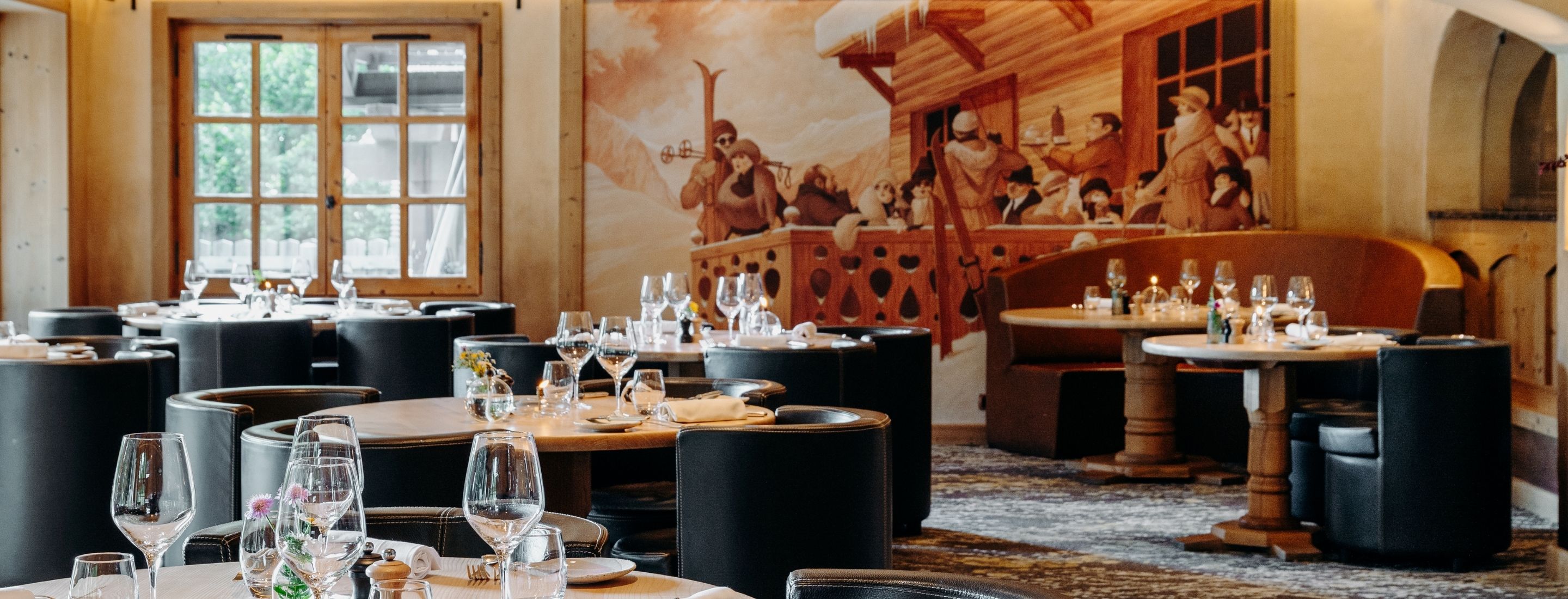 Gourmet restaurant in a 5-star hotel in Megève, offering a refined culinary experience