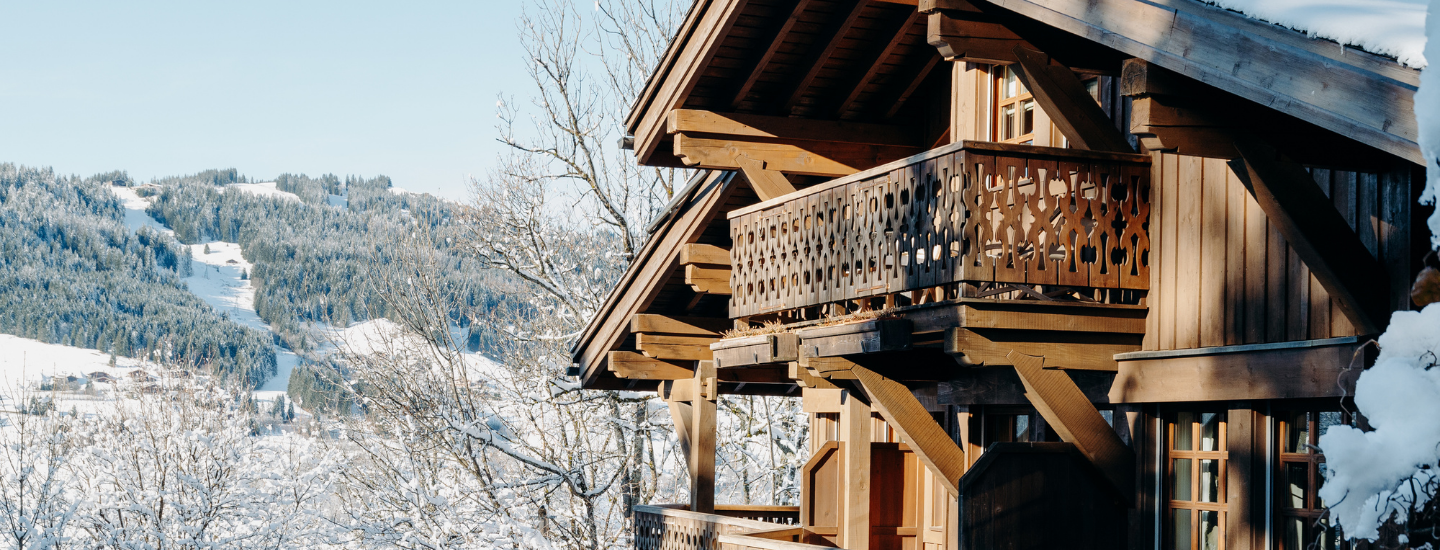Breathtaking views of the snow-covered fir trees in Haute-Savoie, perfect for a mountain break in a 5-star hotel in Megève.