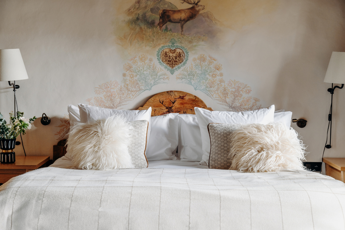 Comfortable suite in a 5-star hotel in Haute-Savoie, with mountain views and top-of-the-range amenities