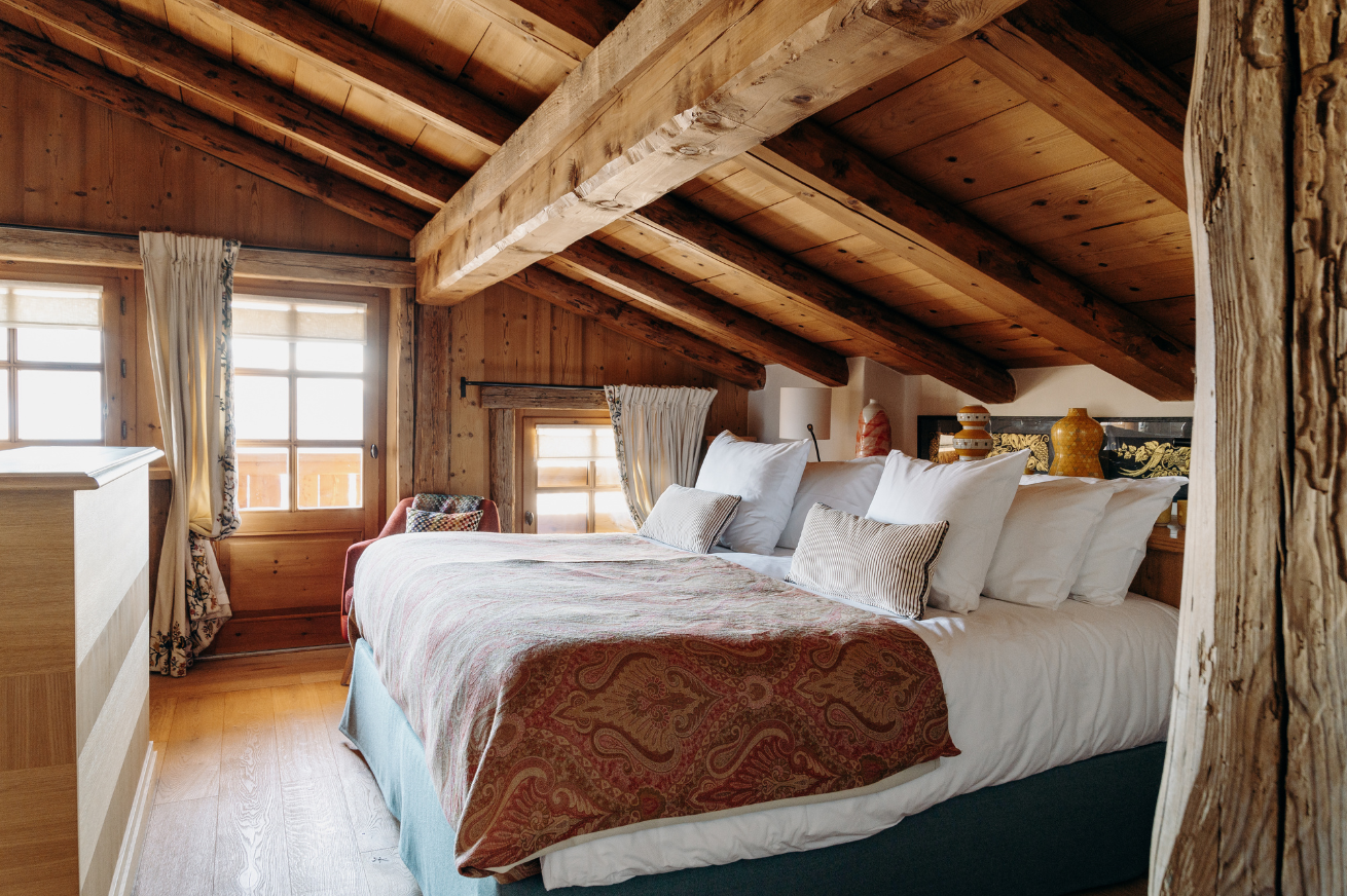 Comfortable suite in a 5-star hotel in Haute-Savoie, with mountain views and top-of-the-range amenities