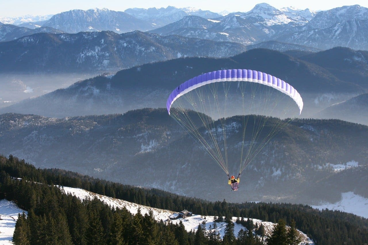 Dans les airs