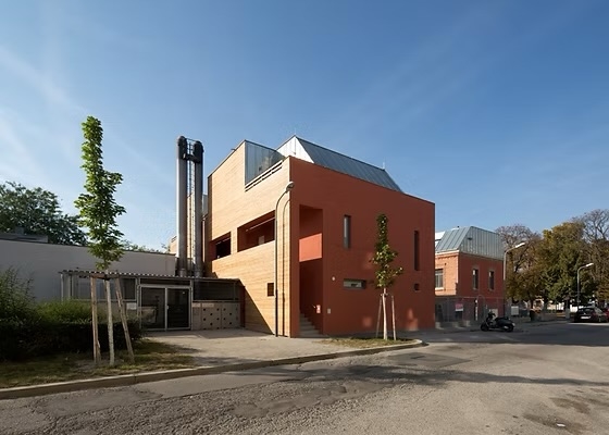 COMMISSION-FREE: Ground Floor Garden Apartment with Historic Charm and Modern Comfort | 12