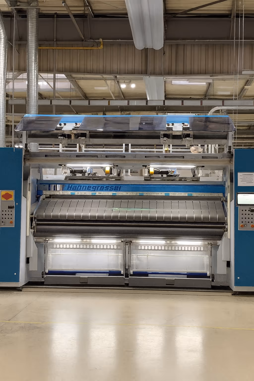 Femme de ménage dans un Airbnb